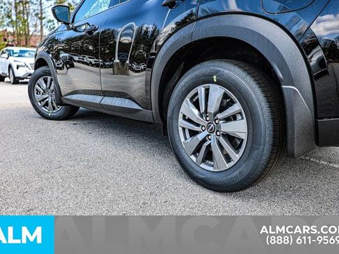 Used 2025 Nissan Pathfinder S image 17