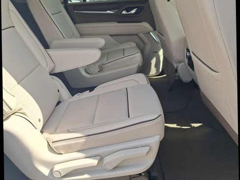 Used 2023 GMC Yukon XL Denali image 14