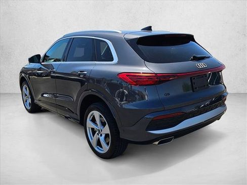 Used 2025 Audi Q5 Premium Plus w/ Premium Plus AWD/4WD image 8