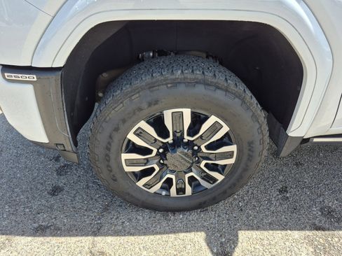 Used 2024 GMC Sierra 2500 Denali Ultimate AWD/4WD image 25