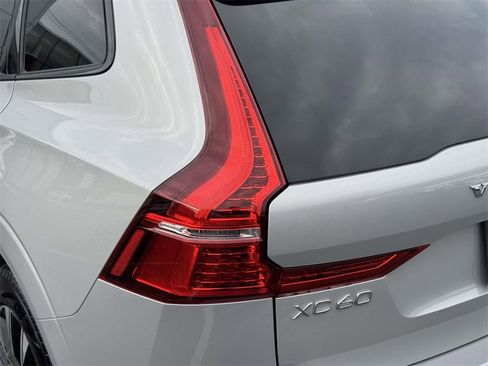 Certified 2025 Volvo XC60 B5 Plus image 8
