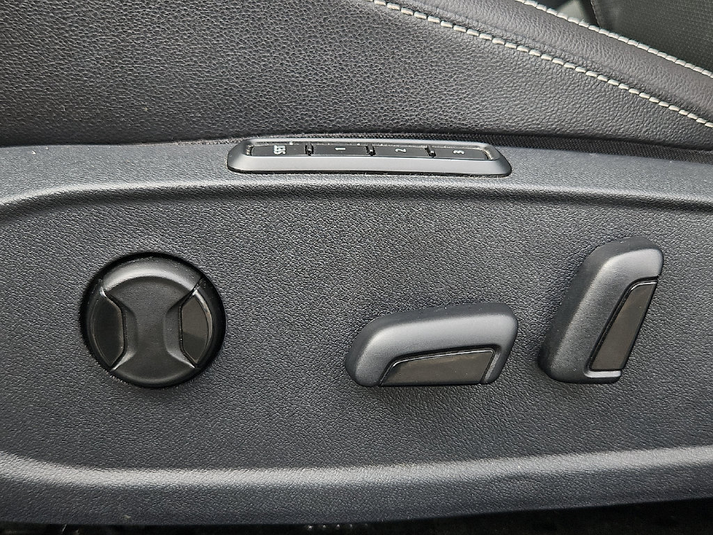 Certified 2023 Volkswagen Jetta SEL FWD image 26