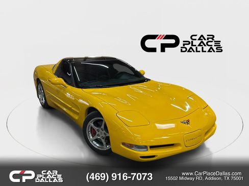 Used 2000 Chevrolet Corvette Coupe w/ Roof Pkg RWD image 1