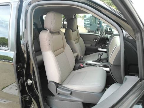 Used 2022 Nissan Frontier SV RWD image 20