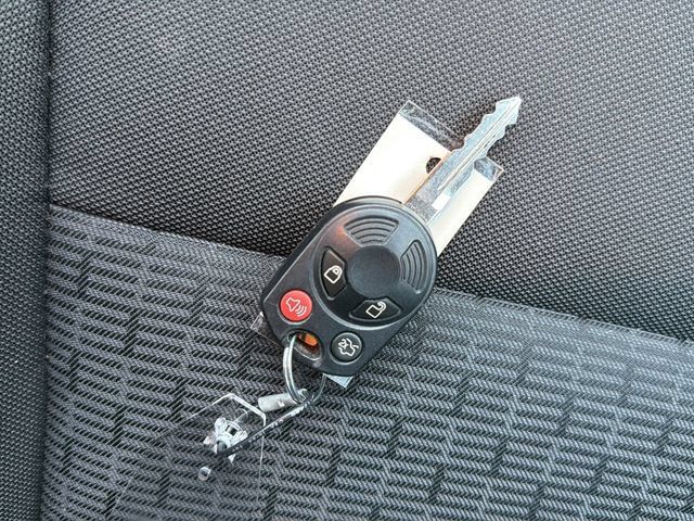 Used 2012 Ford Fusion SE FWD image 25