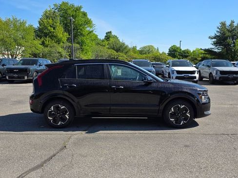 New 2026 Kia Niro Wave w/ Wave Preserve Package FWD image 9