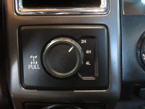 Used 2016 Ford F150 XLT w/ Equipment Group 302A Luxury AWD/4WD image 41