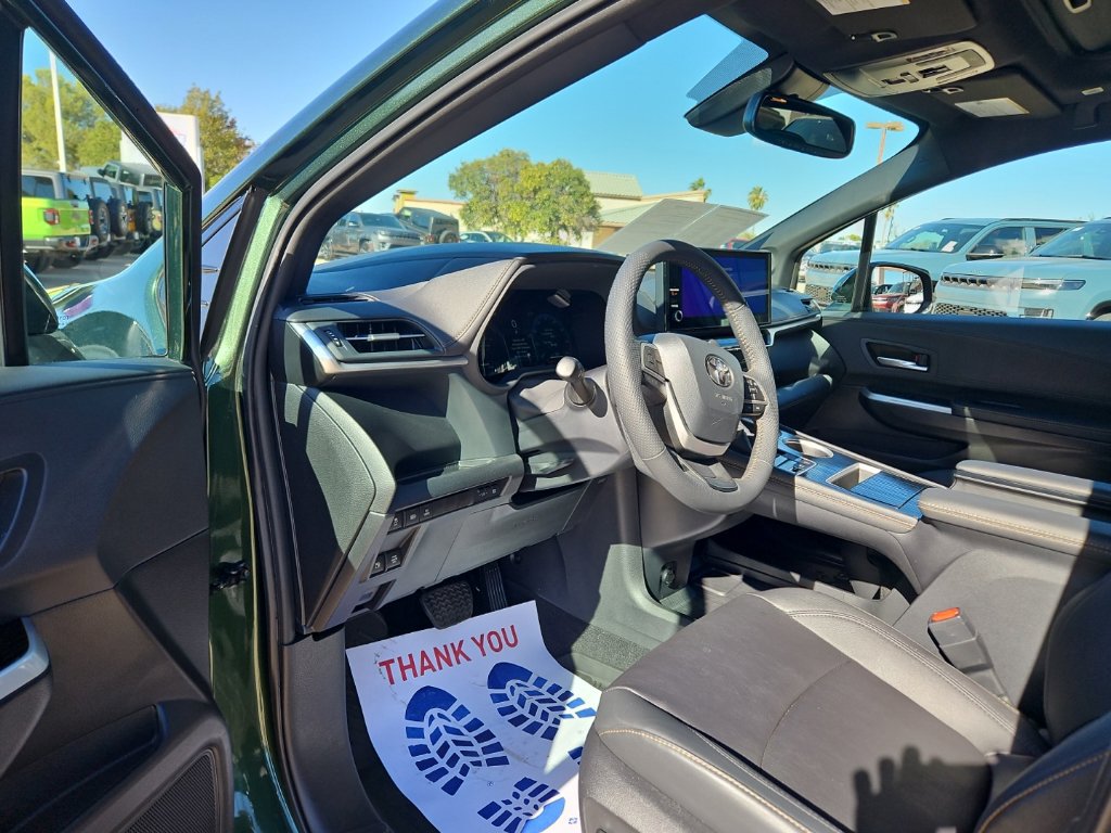 Used 2025 Toyota Sienna XLE Woodland Edition AWD/4WD image 14