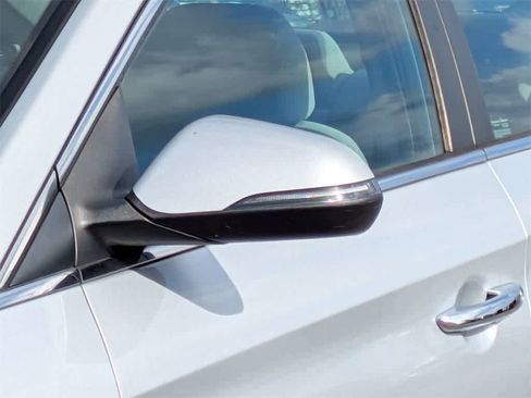 Used 2019 Hyundai Sonata SEL image 11