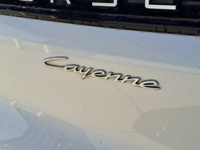 Used 2024 Porsche Cayenne AWD/4WD image 27