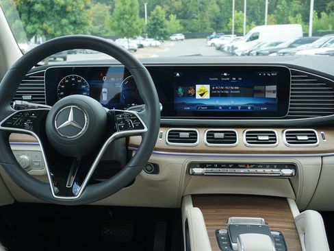 Certified 2024 Mercedes-Benz GLE 450e 4MATIC image 30