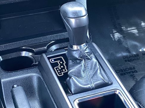 Used 2019 Toyota Tacoma TRD Off-Road AWD/4WD image 21