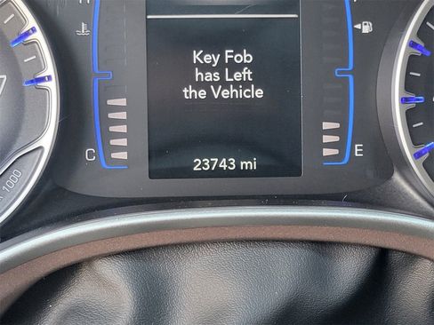 Used 2024 Chrysler Voyager LX image 8