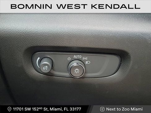 Used 2022 Chevrolet Traverse RS image 24