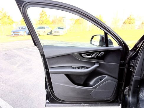 Used 2017 Audi Q7 3.0T Premium Plus image 18