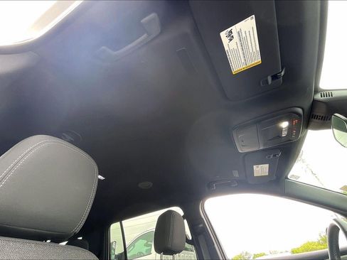 Used 2024 Chevrolet Traverse LT AWD/4WD image 30