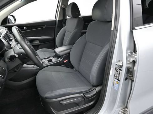 Used 2019 Kia Sorento L FWD image 11