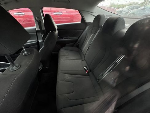Used 2023 Hyundai Elantra SEL FWD image 13