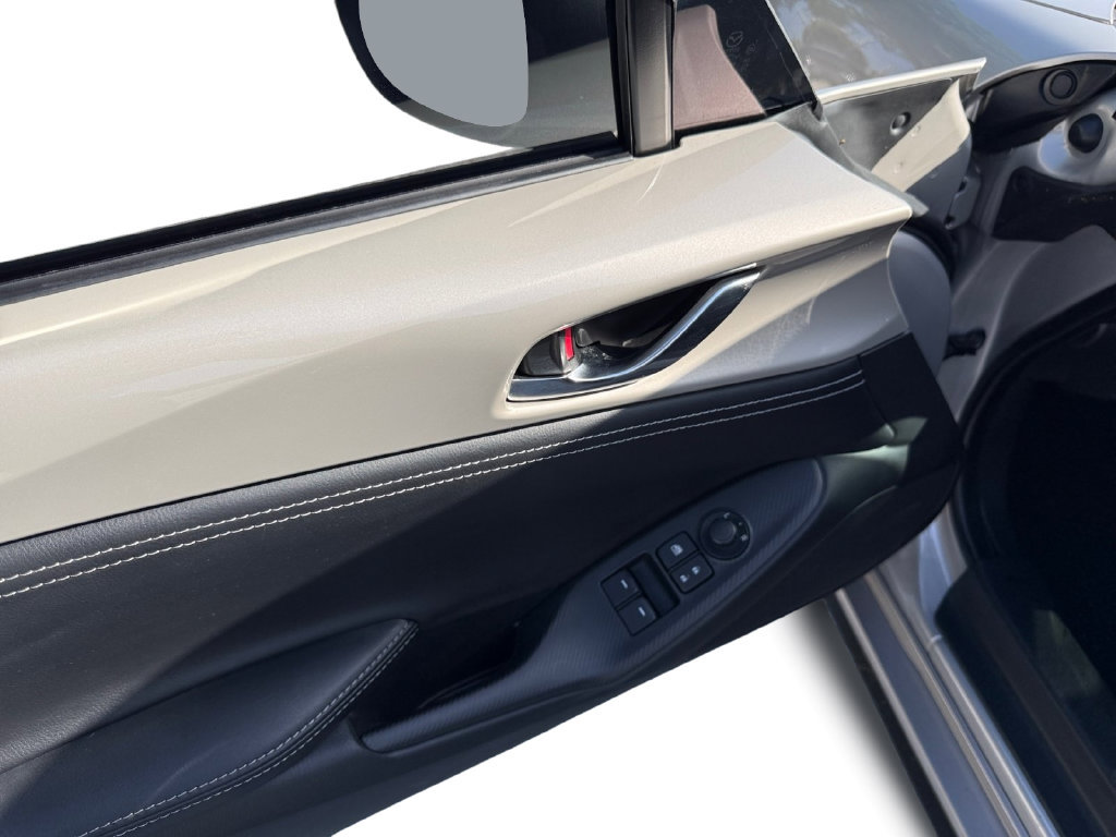 Certified 2022 MAZDA MX-5 Miata Club RWD image 11
