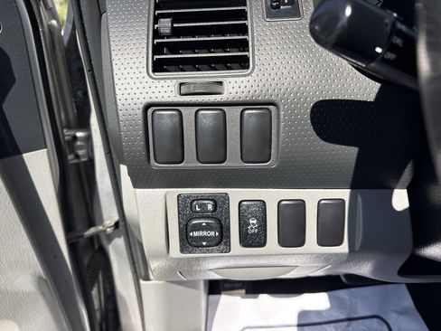 Used 2015 Toyota Tacoma PreRunner w/ Convenience Package RWD image 14