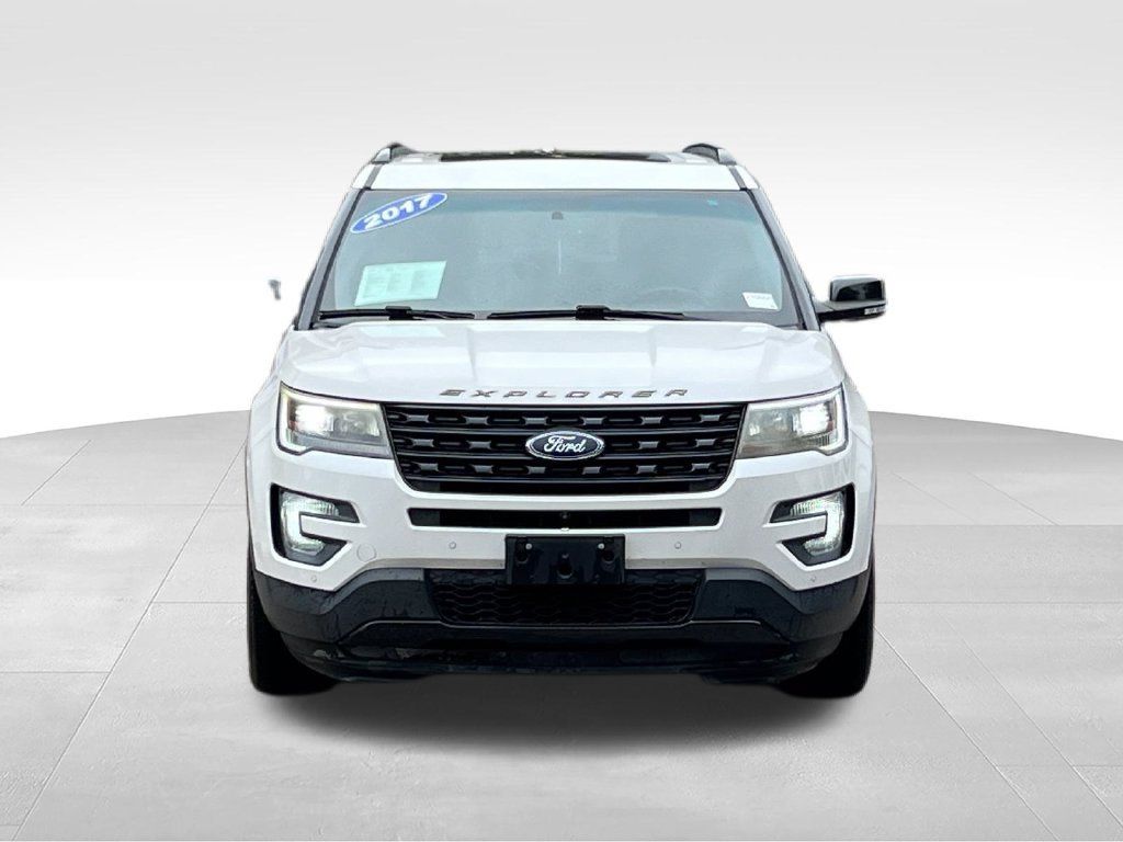 Used 2017 Ford Explorer Sport w/ Equipment Group 401A AWD/4WD image 2