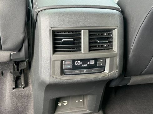 Used 2021 Volkswagen Atlas SE FWD image 15