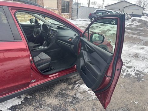 Used 2019 Subaru Crosstrek 2.0i Premium w/ Eyesight System image 16