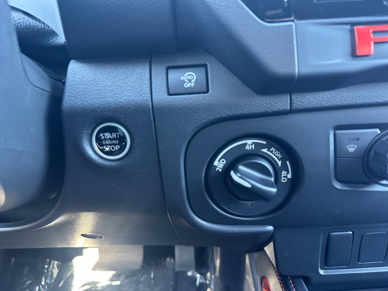 Used 2025 Nissan Frontier PRO-4X AWD/4WD image 53