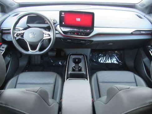 Used 2023 Volkswagen ID.4 S image 3