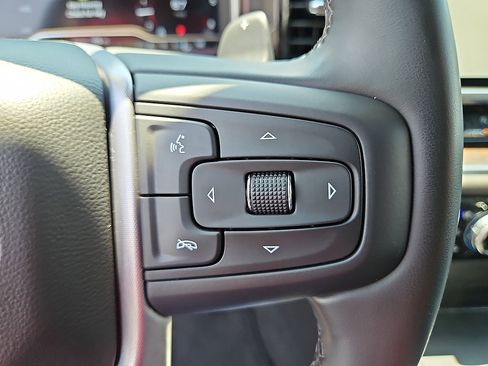 Used 2025 GMC Sierra 1500 SLT RWD image 18