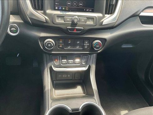 Used 2021 GMC Terrain SLE FWD image 23