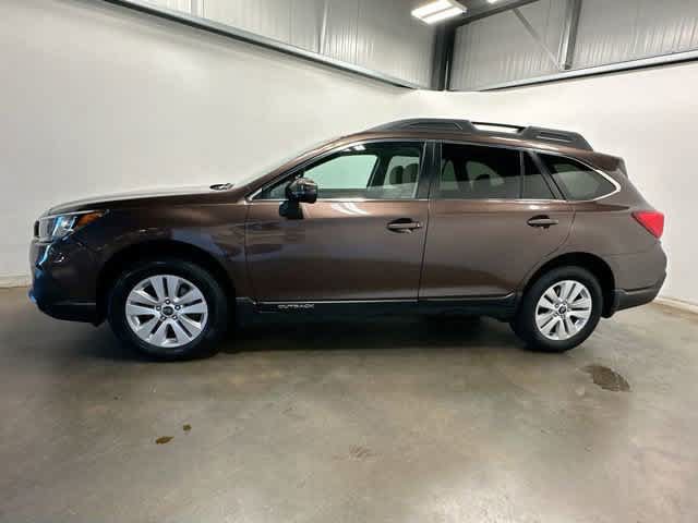 Used 2019 Subaru Outback 2.5i Premium w/ Popular Package #2 AWD/4WD image 2