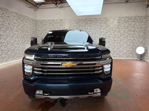 Used 2021 Chevrolet Silverado 2500 High Country w/ Z71 Off-Road Package AWD/4WD image 2