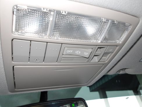 Used 2009 Toyota Venza AWD image 23