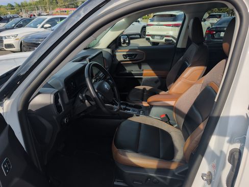 Used 2025 Ford Bronco Sport Outer Banks AWD/4WD image 8