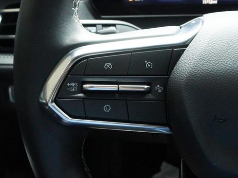 Used 2026 Chevrolet Traverse LT FWD image 15