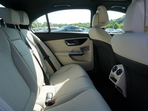 Used 2025 Mercedes-Benz C 300 Sedan image 55