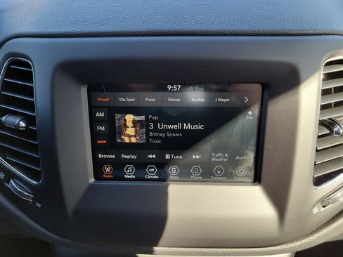 Used 2019 Jeep Compass Sport w/ Tech Group image 32