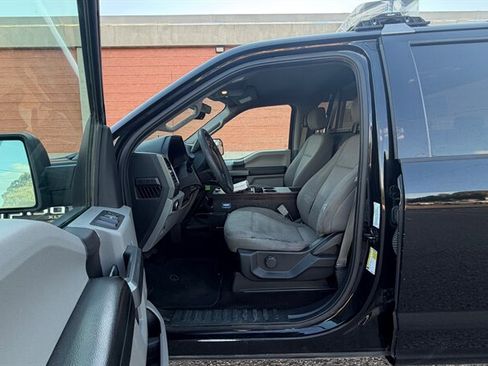 Used 2018 Ford F150 XLT AWD/4WD image 16