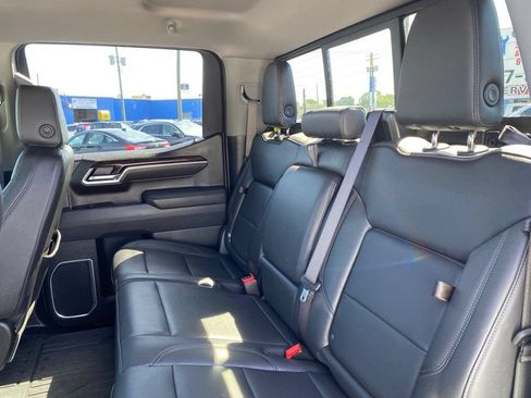 Used 2025 GMC Sierra 1500 SLT w/ SLT Premium Plus Package AWD/4WD image 18