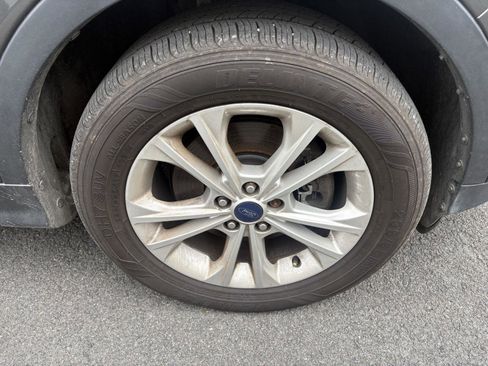 Used 2017 Ford Escape SE AWD/4WD image 11