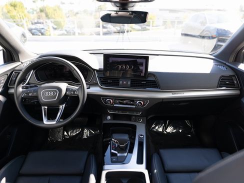 Used 2025 Audi Q5 2.0T Premium w/ Convenience Plus Package image 7