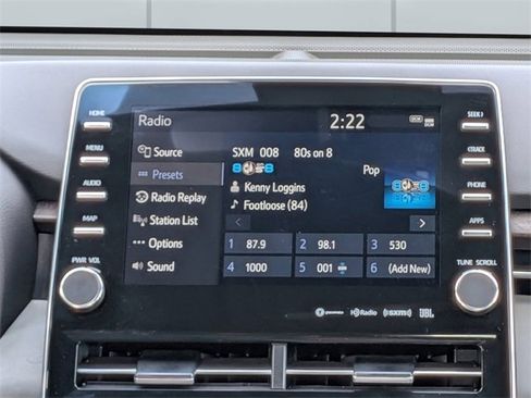 Used 2020 Toyota Avalon Limited image 19