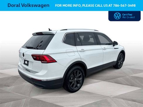 Certified 2024 Volkswagen Tiguan SE w/ Panoramic Sunroof Package image 8