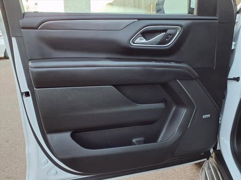 Used 2022 Chevrolet Suburban RST w/ Luxury Package image 15