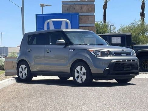 Used 2016 Kia Soul FWD image 3