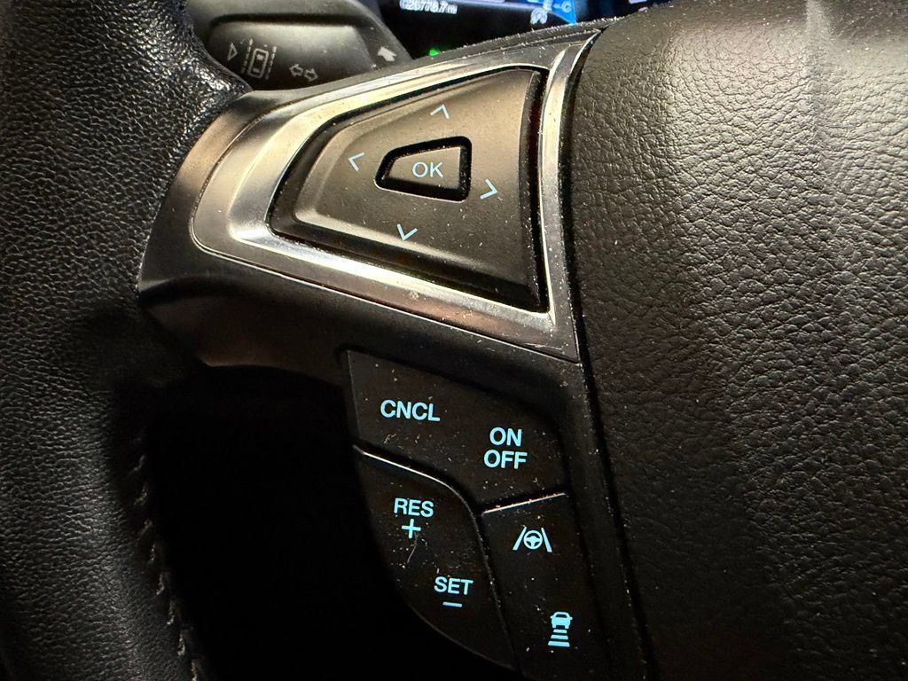 Used 2022 Ford Edge SEL w/ Convenience Package AWD/4WD image 4
