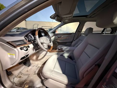 Used 2013 Mercedes-Benz E 350 4MATIC Sedan image 17