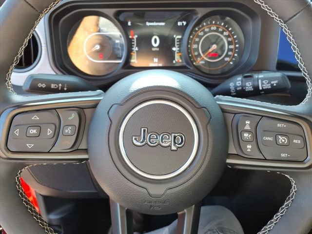 Used 2025 Jeep Wrangler Sport AWD/4WD image 17