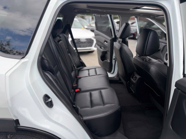 Used 2024 Nissan Rogue SL w/ SL Premium Package AWD/4WD image 26